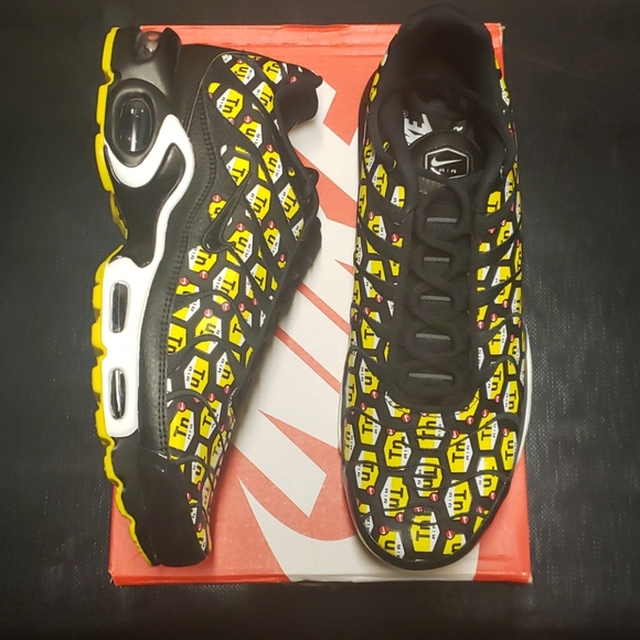 nike air max plus qs tn logo